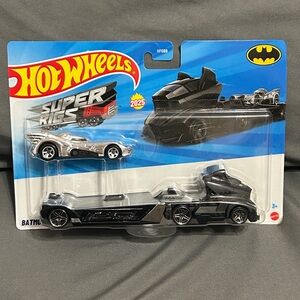 Hot Wheels Batman Super Rigs Toy Car Set - Black and Silver